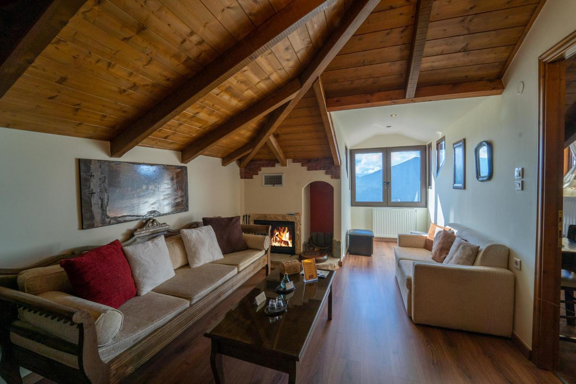 Semeli Guesthouse Карпенисион Экстерьер фото