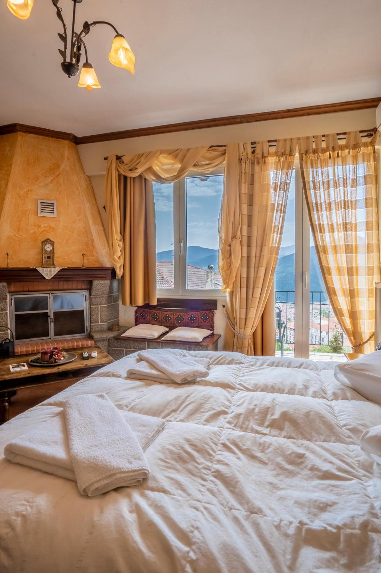 Semeli Guesthouse Карпенисион Экстерьер фото